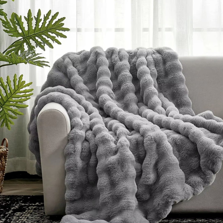 Slumi Decke in Cloud auf dem Sofa